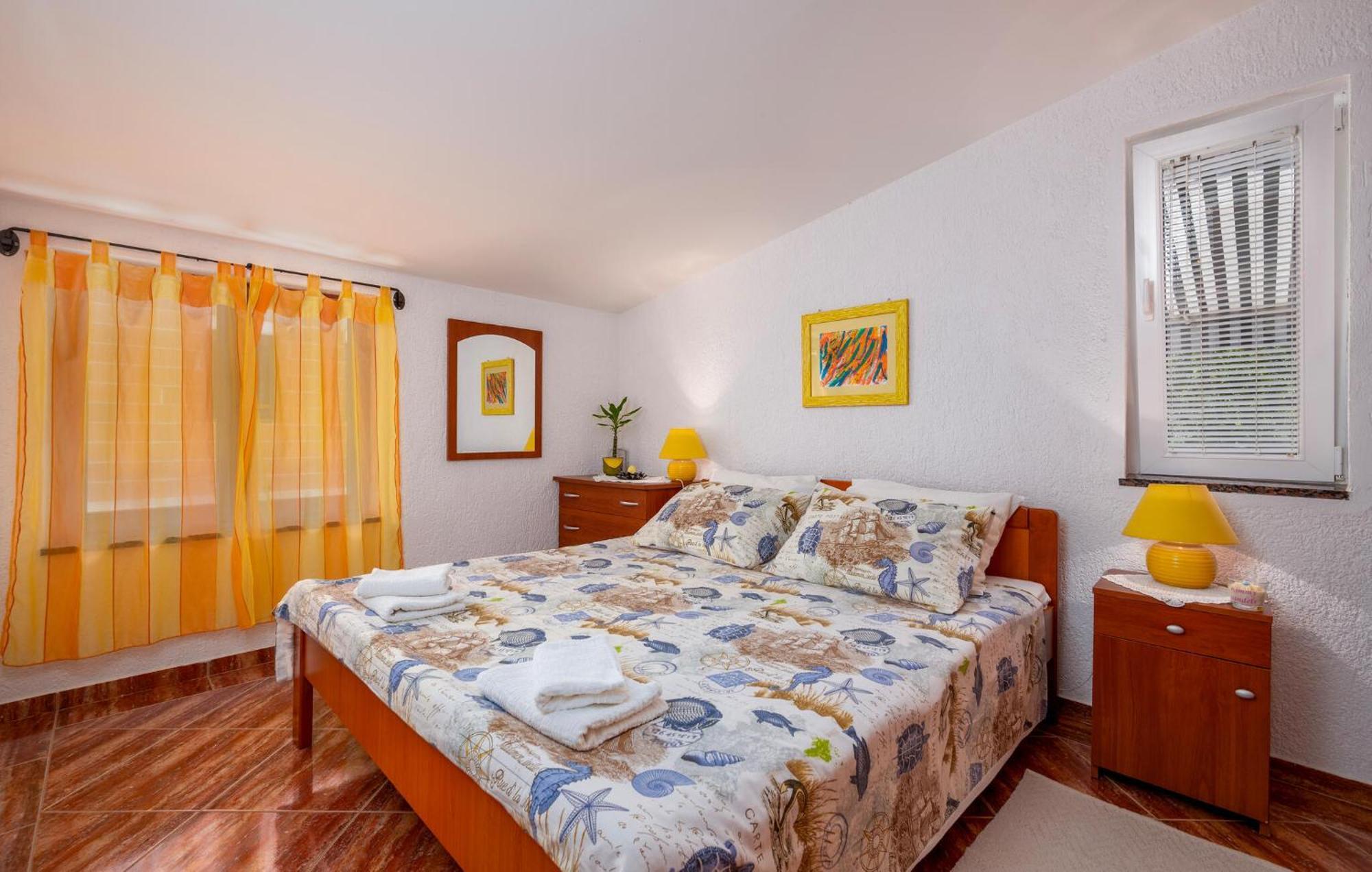 1 Bedroom Beautiful Apartment In Betiga Barbariga Extérieur photo