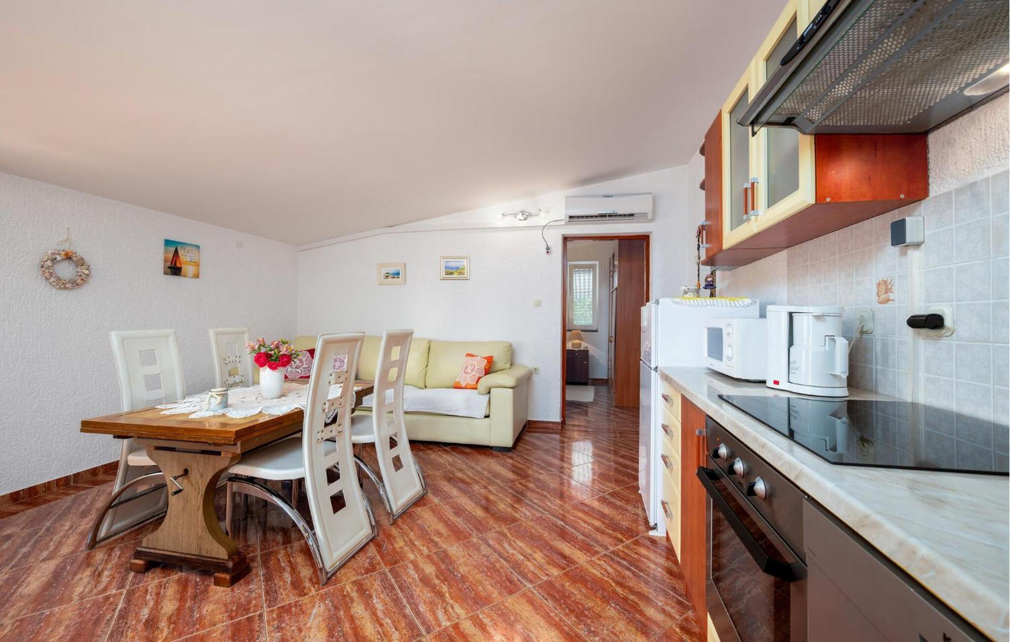 1 Bedroom Beautiful Apartment In Betiga Barbariga Extérieur photo
